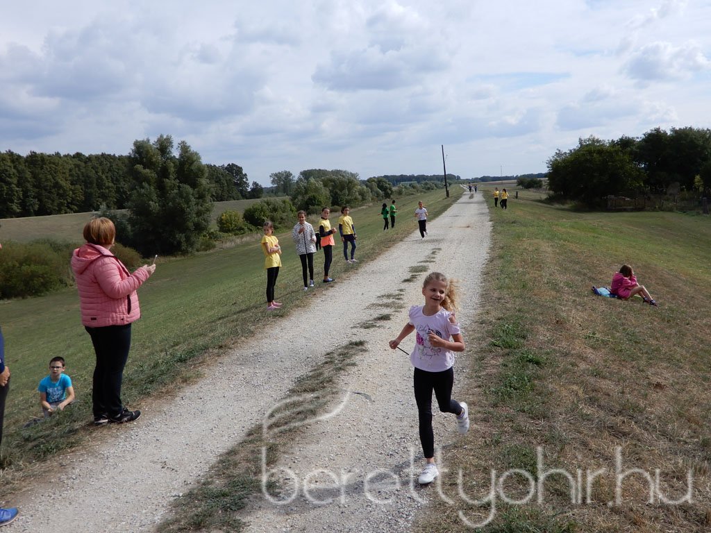 Mezei futóbajnokság Berettyóújfaluban 54